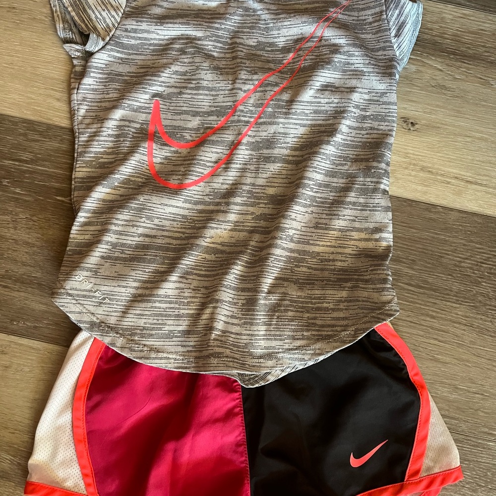 Toddler girl Nike brand ! 3 sets , all size 4t selling as bundle!